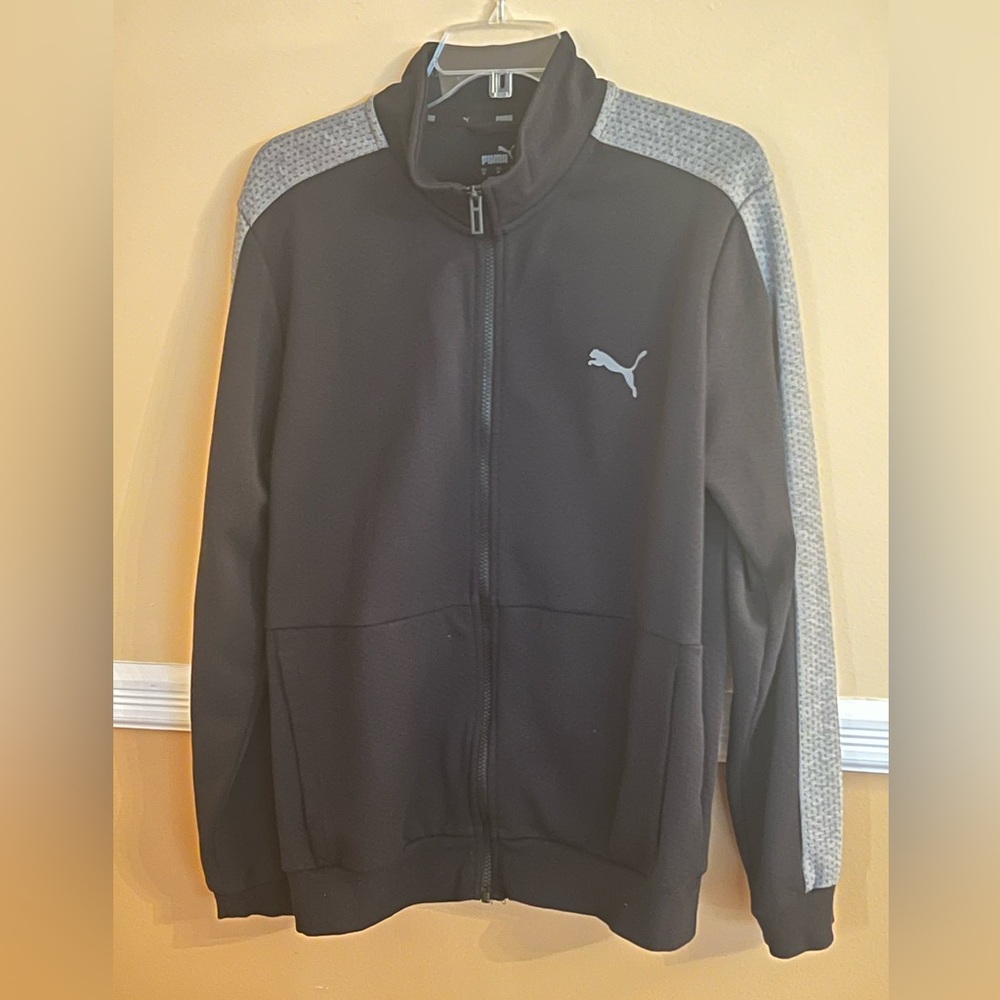 Puma Mens track Jacket Size M Black / Gray Full Zip Pockets Collared Logo